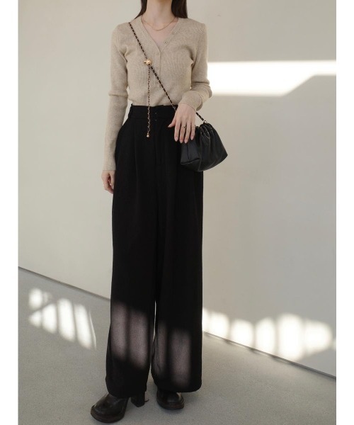 amel（エイメル）の「ボタンブイネックカーディガン / ベージュ（ニット/セーター・レディース・ベージュ・FREE）」の8枚目の写真