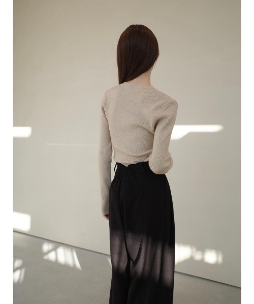 amel（エイメル）の「ボタンブイネックカーディガン / ベージュ（ニット/セーター・レディース・ベージュ・FREE）」の10枚目の写真