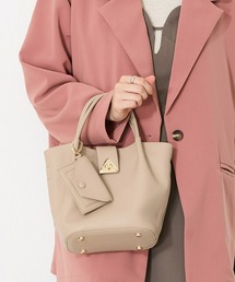 31 Sons de mode（トランテアン　ソン　ドゥ　モード）の「タックハンドバッグ（ハンドバッグ）」