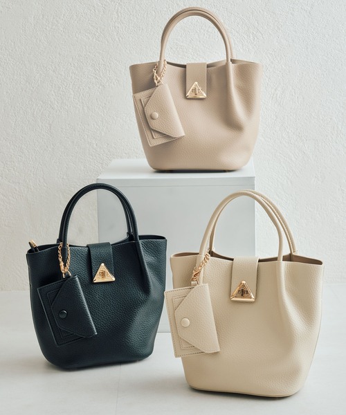 31 Sons de mode（トランテアン　ソン　ドゥ　モード）の「タックハンドバッグ（ハンドバッグ・レディース・ベージュ/ホワイト/ブラック・ﾌﾘ-）」の2枚目の写真