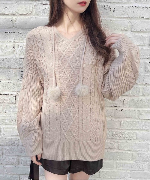 INGNI（イング）の「ポンポン付ケーブルチュニックニットパーカー（パーカー・レディース・グレー/アイボリー/ベージュ・M）」の18枚目の写真