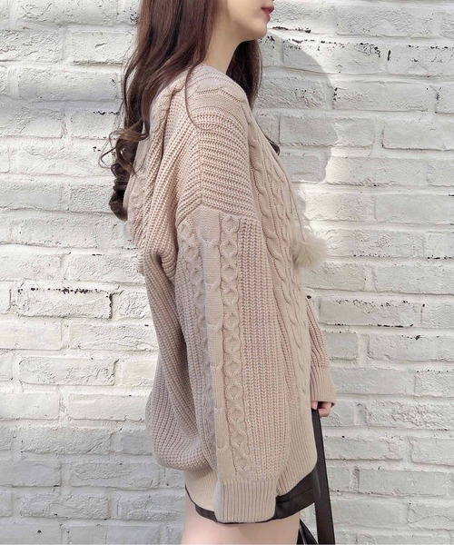 INGNI（イング）の「ポンポン付ケーブルチュニックニットパーカー（パーカー・レディース・グレー/アイボリー/ベージュ・M）」の19枚目の写真