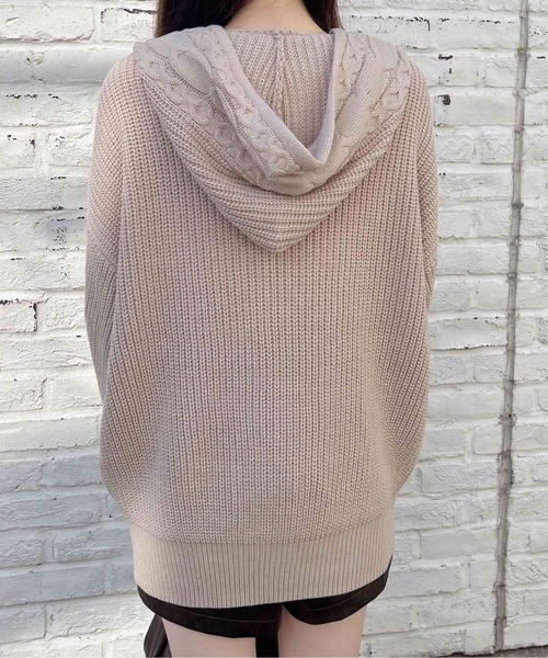 INGNI（イング）の「ポンポン付ケーブルチュニックニットパーカー（パーカー・レディース・グレー/アイボリー/ベージュ・M）」の20枚目の写真