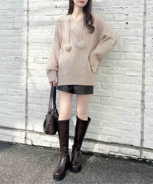 INGNI（イング）の「ポンポン付ケーブルチュニックニットパーカー（パーカー・レディース・グレー/アイボリー/ベージュ・M）」の21枚目の写真