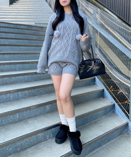 INGNI（イング）の「ポンポン付ケーブルチュニックニットパーカー（パーカー・レディース・グレー/アイボリー/ベージュ・M）」の15枚目の写真