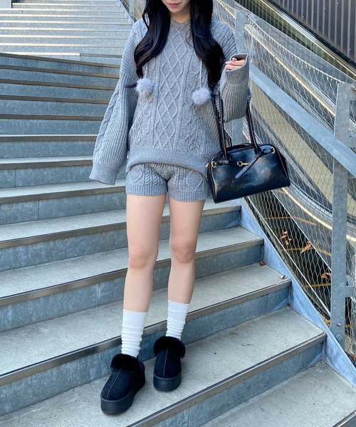 INGNI（イング）の「ポンポン付ケーブルチュニックニットパーカー（パーカー・レディース・グレー/アイボリー/ベージュ・M）」の14枚目の写真