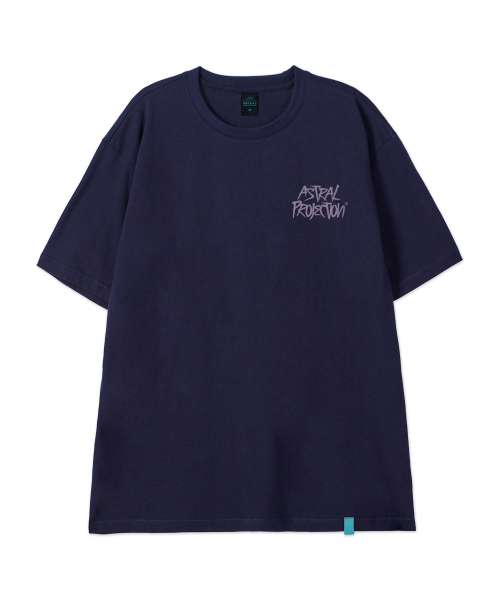 ASTRAL PROJECTION（アストラルプロジェクション）の「[グラフィティ]コットンルーズフィット半袖Tシャツ_スペースネイビー（Tシャツ/カットソー・メンズ・その他・LARGE/MEDIUM/X-LARGE/XX-LARGE）」の2枚目の写真