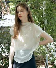 YUPPE（ヨッペ）の「PLEATED CAP SHIRT_IVORY（シャツ/ブラウス）」