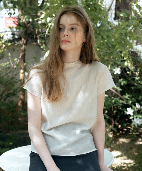 YUPPE（ヨッペ）の「PLEATED CAP SHIRT_IVORY（シャツ/ブラウス・レディース・その他・FREE）」の2枚目の写真