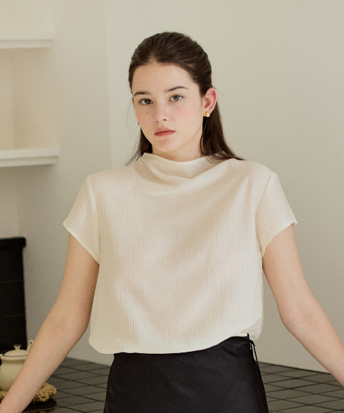 YUPPE（ヨッペ）の「PLEATED CAP SHIRT_IVORY（シャツ/ブラウス・レディース・その他・FREE）」の5枚目の写真