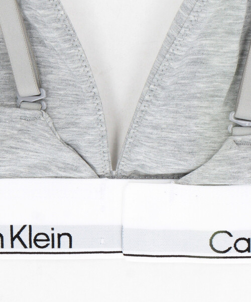 Calvin Klein Underwear(カルバンクラインアンダーウェア)の「Calvin Klein Underwear/カルバンクライン ワイヤレスブラ - ライトリー Icon Cotton Modal ライントライアングルブラ / QF8498AD(ブラジャー・レディース・グレー/ブラック・MEDIUM/SMALL)」の5枚目の写真