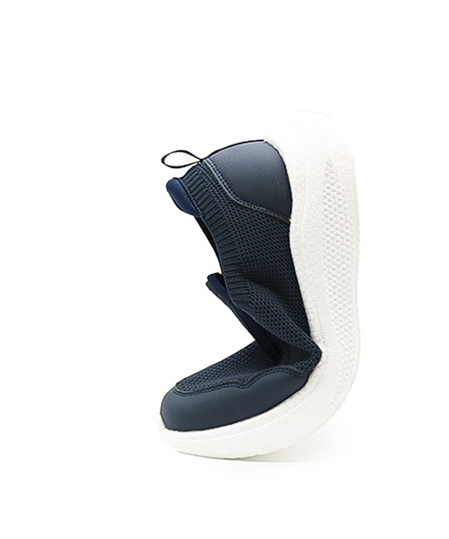 BETTY CLUB（ベティクラブ）の「chocoZAP (チョコザップ) 超軽量 スリッポンメッシュスニーカー（スニーカー・レディース・ブラック/ベージュ/ネイビー・22.5cm/23.0cm/23.5cm/24.0cm/24.5cm）」の4枚目の写真