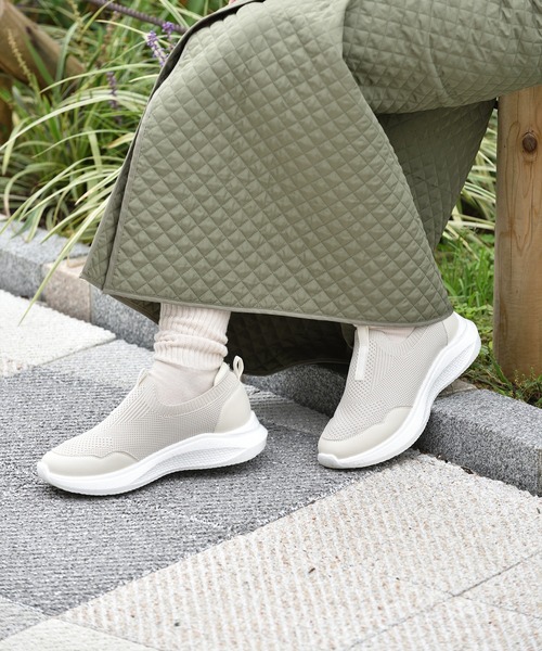 BETTY CLUB（ベティクラブ）の「chocoZAP (チョコザップ) 超軽量 スリッポンメッシュスニーカー（スニーカー・レディース・ブラック/ベージュ/ネイビー・22.5cm/23.0cm/23.5cm/24.0cm/24.5cm）」の13枚目の写真