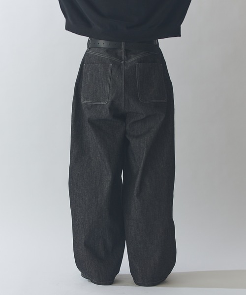 Lui's（ルイス）の「リジットタックバルーンデニムパンツ（デニムパンツ・メンズ・インディゴブルー/ブラック・30/32/34）」の5枚目の写真