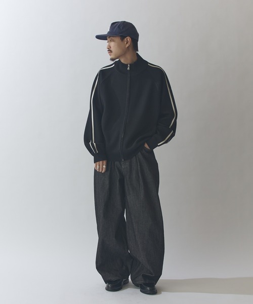 Lui's（ルイス）の「リジットタックバルーンデニムパンツ（デニムパンツ・メンズ・インディゴブルー/ブラック・30/32/34）」の8枚目の写真