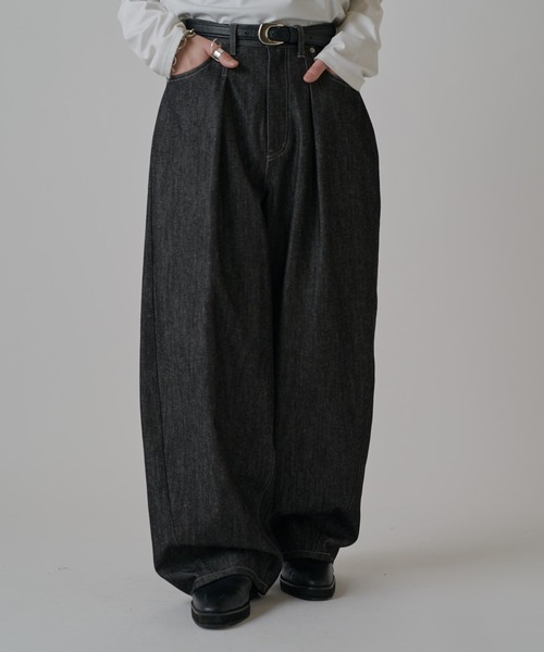 Lui's（ルイス）の「リジットタックバルーンデニムパンツ（デニムパンツ・メンズ・インディゴブルー/ブラック・30/32/34）」の7枚目の写真