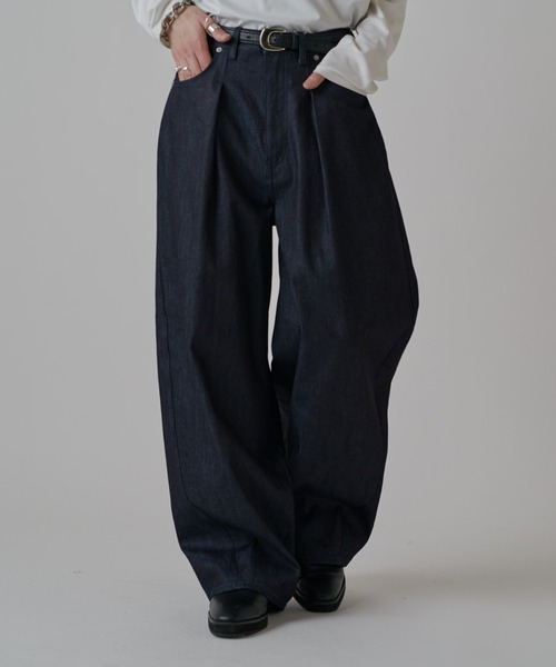 Lui's（ルイス）の「リジットタックバルーンデニムパンツ（デニムパンツ・メンズ・インディゴブルー/ブラック・30/32/34）」の13枚目の写真