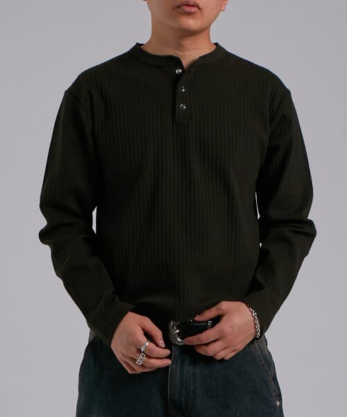 WHO'S WHO gallery（フーズフーギャラリー）の「【Sourcream】パール針抜きヘンリーL/S TEE（Tシャツ/カットソー・メンズ・ブラック/ホワイト・SMALL/MEDIUM）」の11枚目の写真