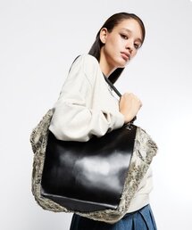 LARTIGENT（ラーティゼン）の「L7 RACCOON SHOULDER BAG(BLACK)（ショルダーバッグ）」