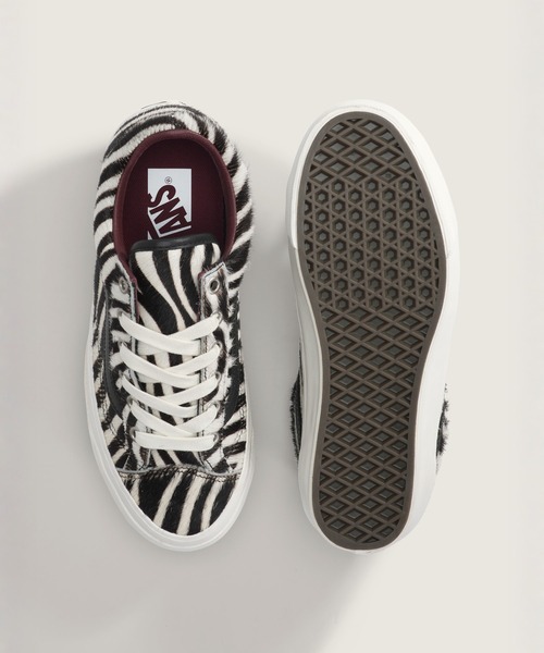 VANS(バンズ)の「VANS PREMIUM オールドスクール 36 ヘアオンレザー / LX Old Skool 36 Hair-On Cowhide ZEBRA VN000EHDZBR1(スニーカー・メンズ・ゼブラ・5.5/6/6.5/7/7.5/8/8.5/9/9.5/10/10.5/11)」の3枚目の写真