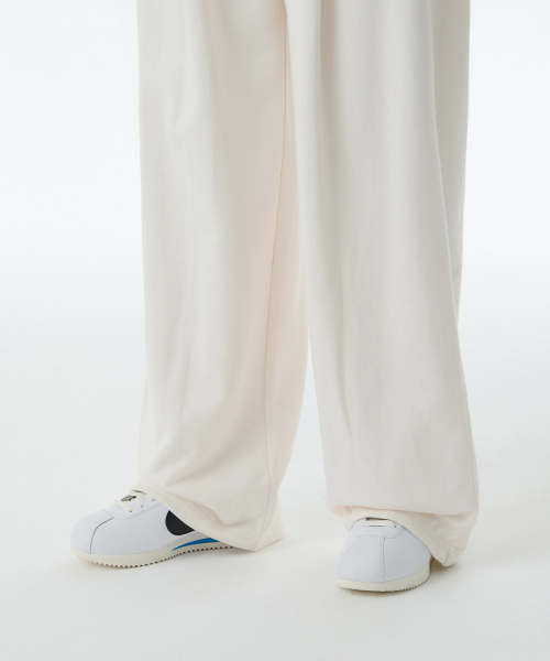 MUSINSA STANDARD WOMAN（ムシンサスタンダードウーマン）の「ウィメンズディープタックバリアブルワイドラウンジスウェットパンツ[クリーム]（スウェットパンツ・レディース・その他・X-SMALL/SMALL/MEDIUM/LARGE）」の3枚目の写真