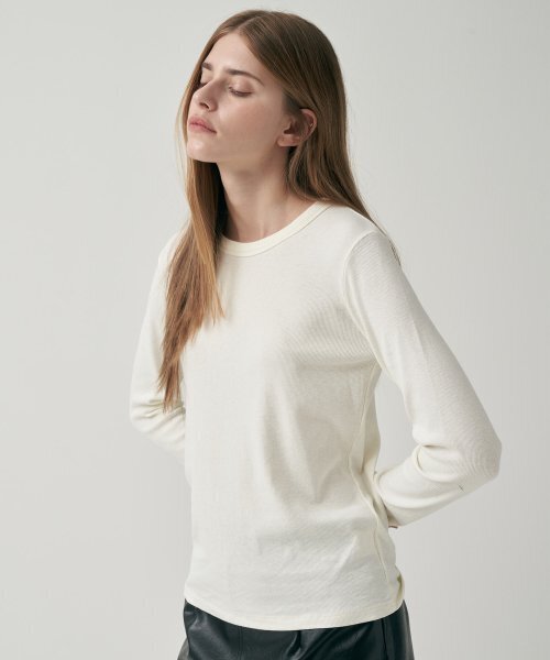 MOTT(モット)の「ソフトラウンドTシャツ - アイボリー(Tシャツ/カットソー・レディース・その他・FREE)」の2枚目の写真