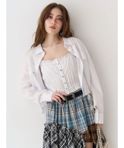 EVRIS(エヴリス)の「アンサンブルショートシャツトップス キャミソールセット(シャツ/ブラウス・レディース・ホワイト/ブルー/ブラック・FREE)」の4枚目の写真