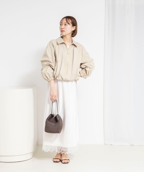 NOLLEY’S Sophi(ノーリーズソフィ)の「ウォッシャブルツイルライトジップアップブルゾン(ブルゾン・レディース・ベージュ/ネイビー・38)」の3枚目の写真