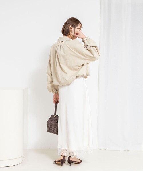 NOLLEY’S Sophi(ノーリーズソフィ)の「ウォッシャブルツイルライトジップアップブルゾン(ブルゾン・レディース・ベージュ/ネイビー・38)」の6枚目の写真