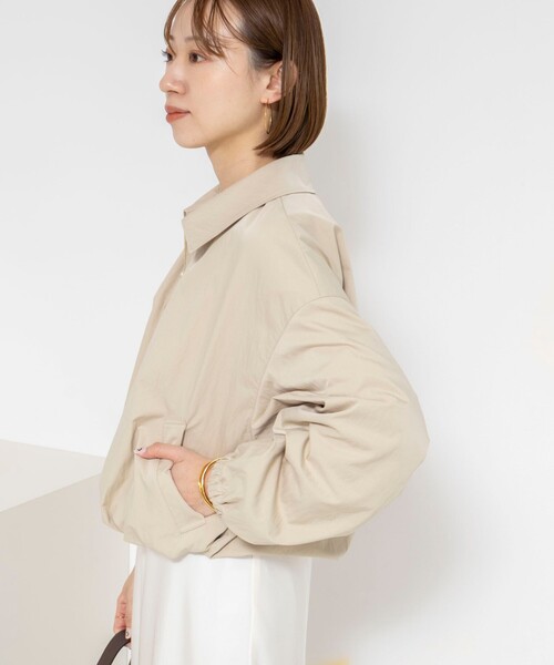 NOLLEY’S Sophi(ノーリーズソフィ)の「ウォッシャブルツイルライトジップアップブルゾン(ブルゾン・レディース・ベージュ/ネイビー・38)」の9枚目の写真