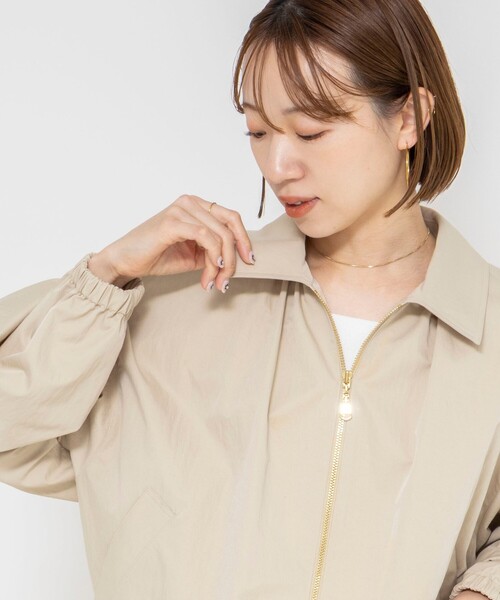 NOLLEY’S Sophi(ノーリーズソフィ)の「ウォッシャブルツイルライトジップアップブルゾン(ブルゾン・レディース・ベージュ/ネイビー・38)」の11枚目の写真