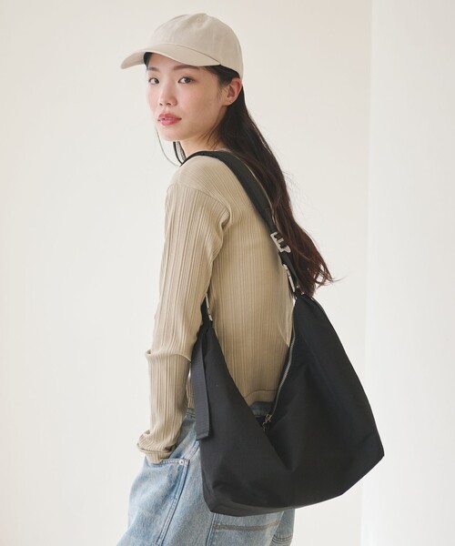 BEAUTY&YOUTH UNITED ARROWS（ビューティーアンドユースユナイテッドアローズ）の「メタル バックル 2WAY ショルダーバッグ（ショルダーバッグ・レディース・ブラック/その他1/ワインレッド・FREE）」の2枚目の写真