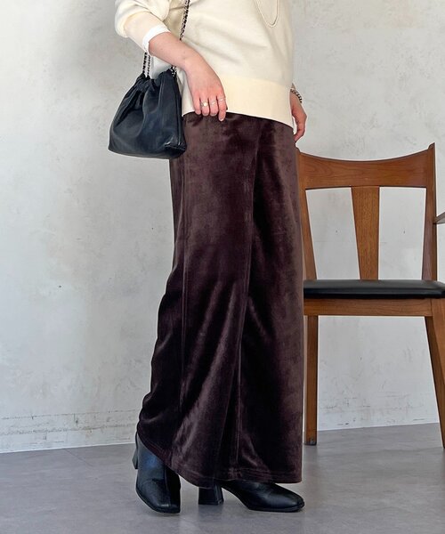 un dix cors（アンディコール）の「ベロアコールワイドパンツ（その他パンツ・レディース・ベージュ/ブラック/チャコールグレー・FREE）」の2枚目の写真