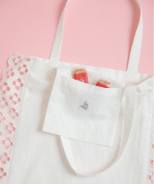 CHILD WOMAN(チャイルドウーマン)の「コットンリネンキャンバス フラワーカットワーク トートBAG(トートバッグ・レディース・ホワイト・FREE)」の3枚目の写真