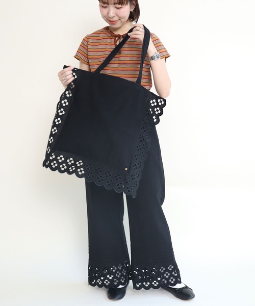 CHILD WOMAN(チャイルドウーマン)の「コットンリネンキャンバス フラワーカットワーク トートBAG(トートバッグ・レディース・ホワイト/ブラック・FREE)」の19枚目の写真
