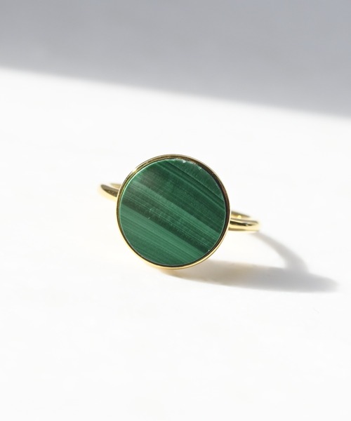 sowi（ソーイ）の「高級感と存在感あふれる｜SV925　マラカイト ゴールドリング（リング・レディース・ゴールド・#13）」の4枚目の写真