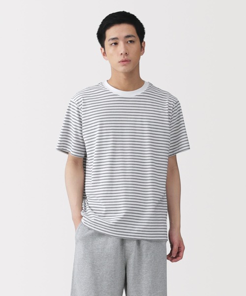 無印良品（ムジルシリョウヒン）の「紳士　天竺編みクルーネック半袖Ｔシャツ（ボーダー）（Tシャツ/カットソー・メンズ・ブラック系1/ブラック系/ホワイト系1/ホワイト系/ブルー系/グレー系・M/S/XL/L）」の2枚目の写真