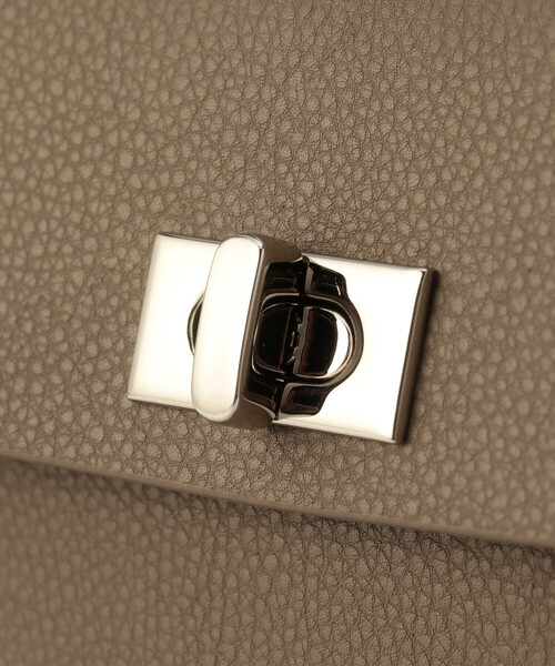 ORCIVAL（オーシバル）の「ORCIVAL | ダブルフェイスレザー ハンドバッグ UNISEX（ハンドバッグ・レディース・ブラウン系その他2/ブラック・-）」の9枚目の写真