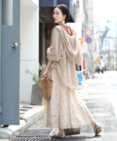 KOBE LETTUCE（コウベレタス）の「シアーブルゾン［フーディー］（ブルゾン・レディース・ブラック/グレイッシュベージュ・フリー）」の7枚目の写真