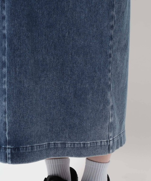 LEPSIM（レプシィム）の「【産前・産後対応】マタニティ／カットデニムナロースカート　639087（マタニティウェア/グッズ・レディース・ブルー/インディゴブルー・FREE）」の9枚目の写真