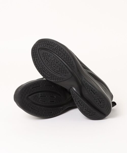 PUMA(プーマ)の「【PUMA】SOFTRIDE ムーブオン F WD(スニーカー・メンズ・ブラック×ブラック・28.0cm/27.0cm/26.5cm/26.0cm)」の2枚目の写真