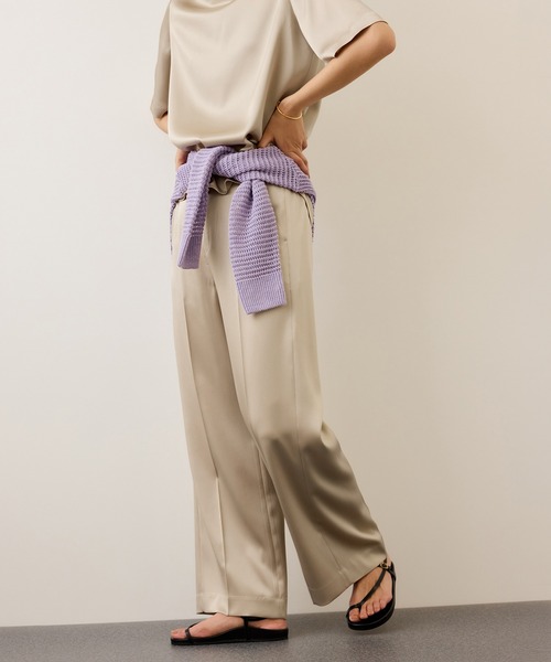 ROPE'(ロペ)の「ドレープサテンイージーパンツ/セットアップ対応・イージーケア(その他パンツ・レディース・イエロー系その他3/ブラック/ベージュ・36/38)」の3枚目の写真