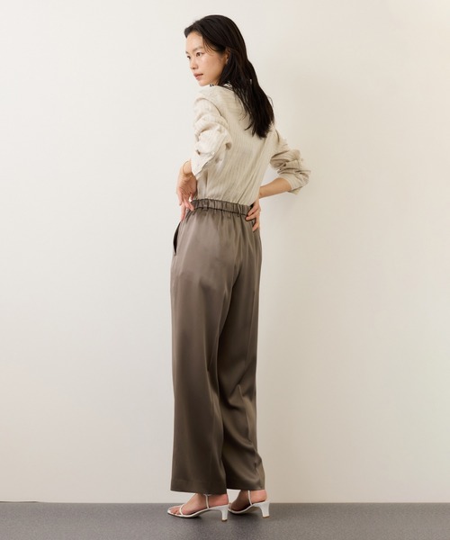 ROPE'(ロペ)の「ドレープサテンイージーパンツ/セットアップ対応・イージーケア(その他パンツ・レディース・イエロー系その他3/ブラック/ベージュ・36/38)」の8枚目の写真