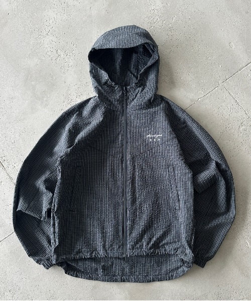 kutir（クティール）の「ASSORTED NYLON SHELL JACKET／アソートナイロンシェルジャケット（マウンテンパーカー・メンズ・ボルドー/ネイビー/ブラック/グレイッシュベージュ/チャコールグレー/ブルー・MEDIUM/LARGE）」の13枚目の写真