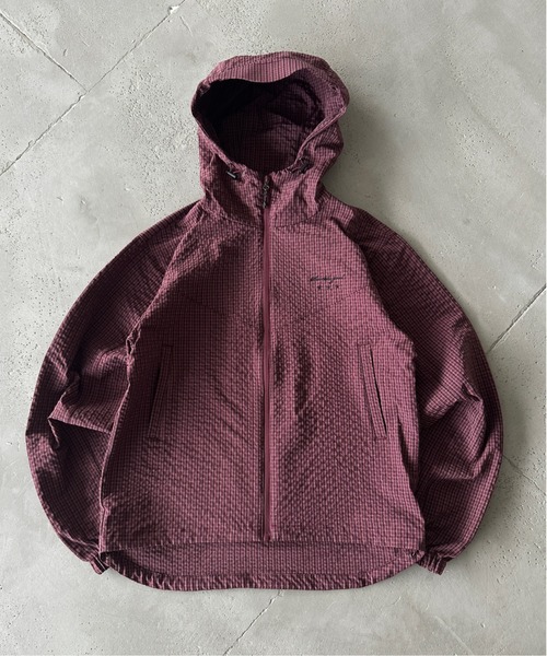 kutir（クティール）の「ASSORTED NYLON SHELL JACKET／アソートナイロンシェルジャケット（マウンテンパーカー・メンズ・ボルドー/ネイビー/ブラック/グレイッシュベージュ/チャコールグレー/ブルー・MEDIUM/LARGE）」の16枚目の写真