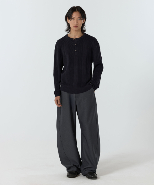 JUAN HOMME(ジュアンオム)の「リファインドカーブトラウザー(チャコール)(スラックス・メンズ・その他・SMALL/MEDIUM/LARGE)」の2枚目の写真