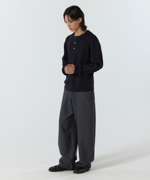 JUAN HOMME(ジュアンオム)の「リファインドカーブトラウザー(チャコール)(スラックス・メンズ・その他・SMALL/MEDIUM/LARGE)」の3枚目の写真