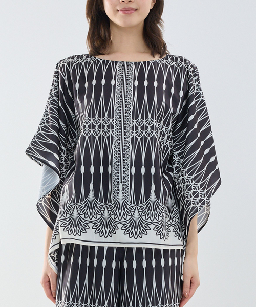 NARACAMICIE（ナラカミーチェ）の「【NARACAMICIE】【セットアップ対応】ライン幾何柄半袖スクエアブラウス（シャツ/ブラウス・レディース・ブラック/ホワイト・M）」の3枚目の写真