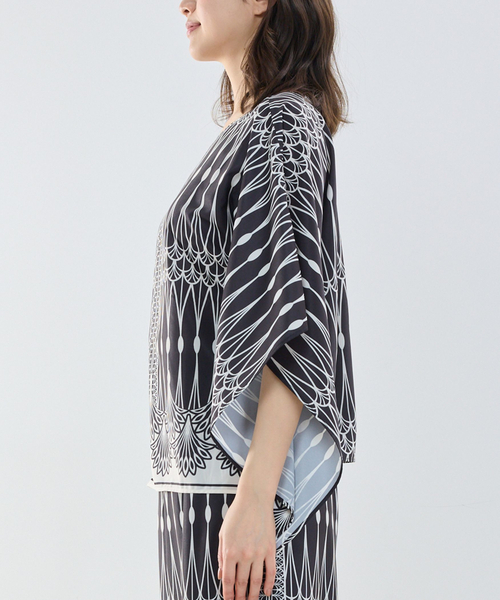 NARACAMICIE（ナラカミーチェ）の「【NARACAMICIE】【セットアップ対応】ライン幾何柄半袖スクエアブラウス（シャツ/ブラウス・レディース・ブラック/ホワイト・M）」の4枚目の写真