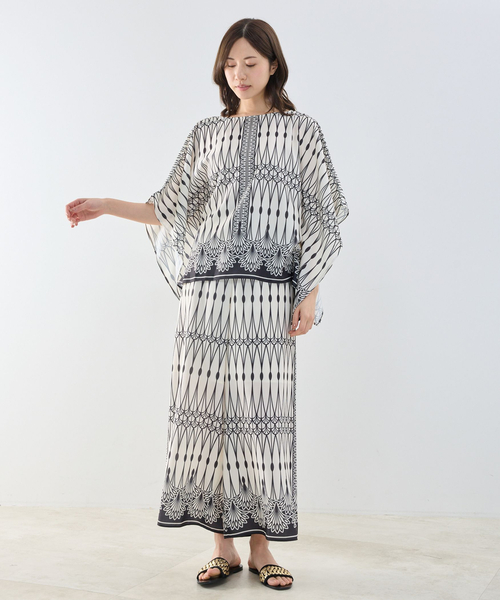 NARACAMICIE（ナラカミーチェ）の「【NARACAMICIE】【セットアップ対応】ライン幾何柄半袖スクエアブラウス（シャツ/ブラウス・レディース・ブラック/ホワイト・M）」の11枚目の写真